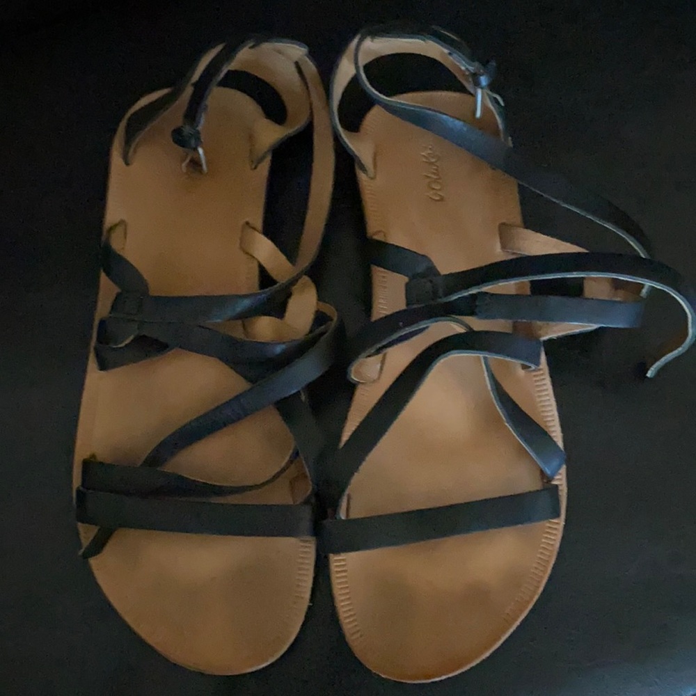 Black W Olukai Sandals size 7